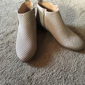 BRAND NEW BOOTS NEVER USED!!!!